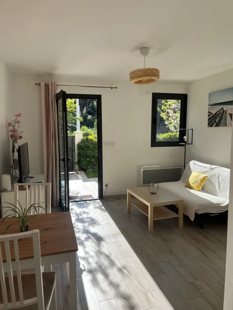 Charming apartment on the ground floor of Villa. - Image 1