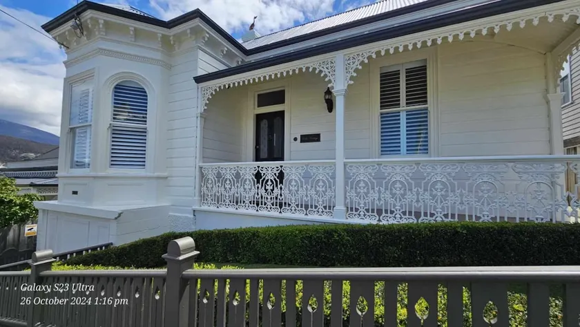 Ellis Cottage, Glebe - Luxury House, Hobart CBD - Image 1