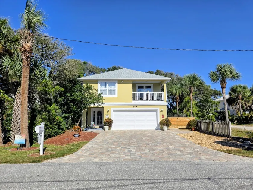 1ST STREET II BEACH HOUSE, UPDATED DOG FRIENDLY  FENCED IN YARD 1 BLOCK TO BEACH - Image 1