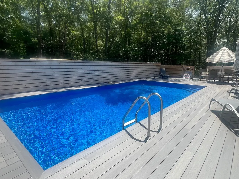 Beautiful 4 Bedroom East Hampton Home in NW Woods - Image 1