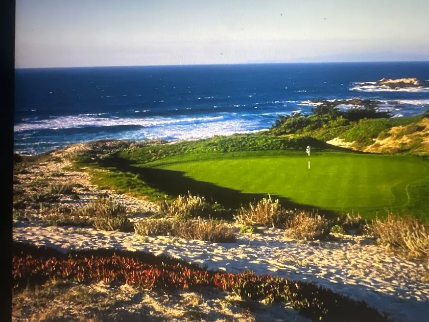 Cozy home-step to 17 Mile Drive Pebble Beach - Image 1