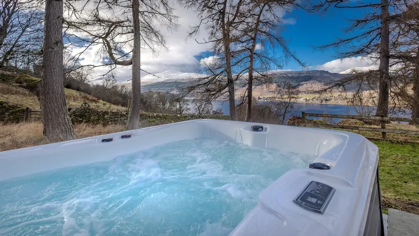 Waterfall Cottage with hot tub & loch views - Image 1