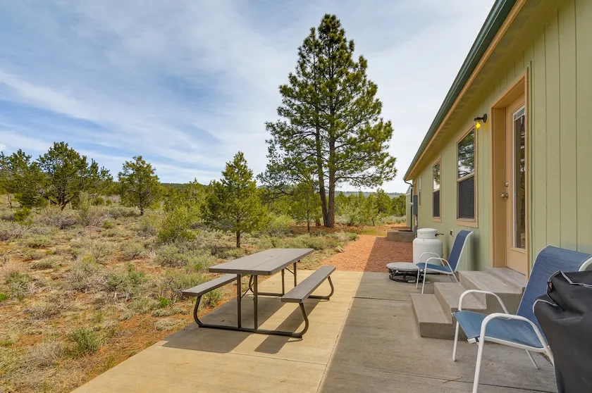 Secluded Boulder House - Next to National Forests! - Image 1