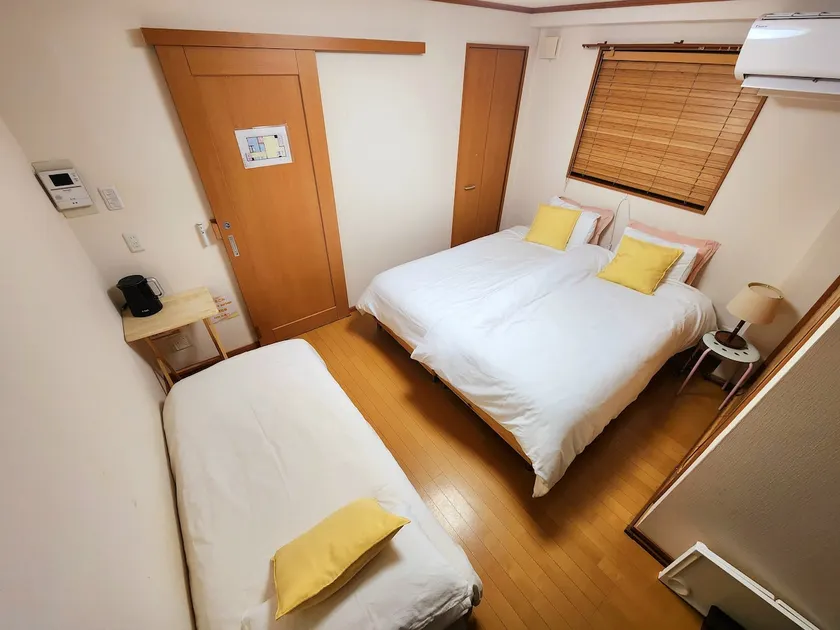 Takarabushi room 201, Sannomiya 10 min, high speed WiFi - Image 1