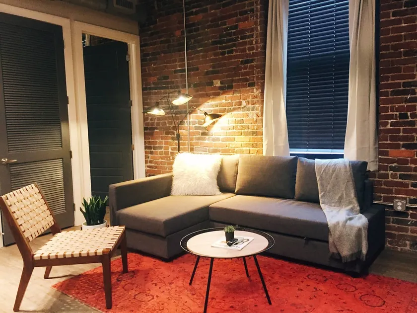 Luxury Downtown Nashville Loft with 5 Beds! - Image 1