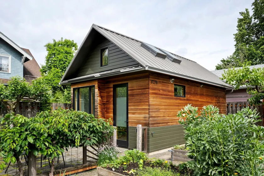 NE Irving Park Cottage - Image 1