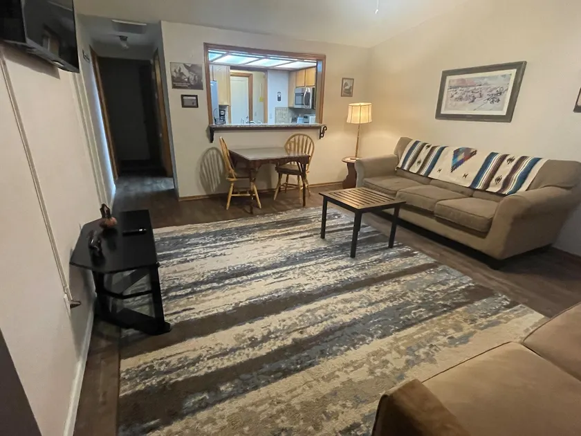 Aimee’s Convenience & Charm/ 2 bdrm home Moore - Image 1
