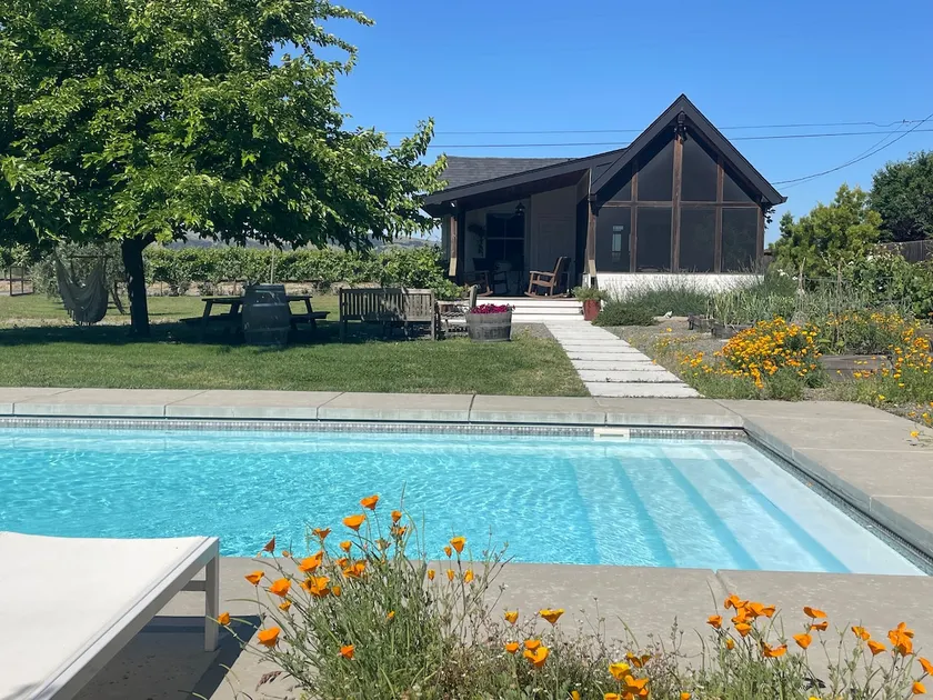 Idyllic Sonoma Vineyard Farmhouse With Pool - Image 1