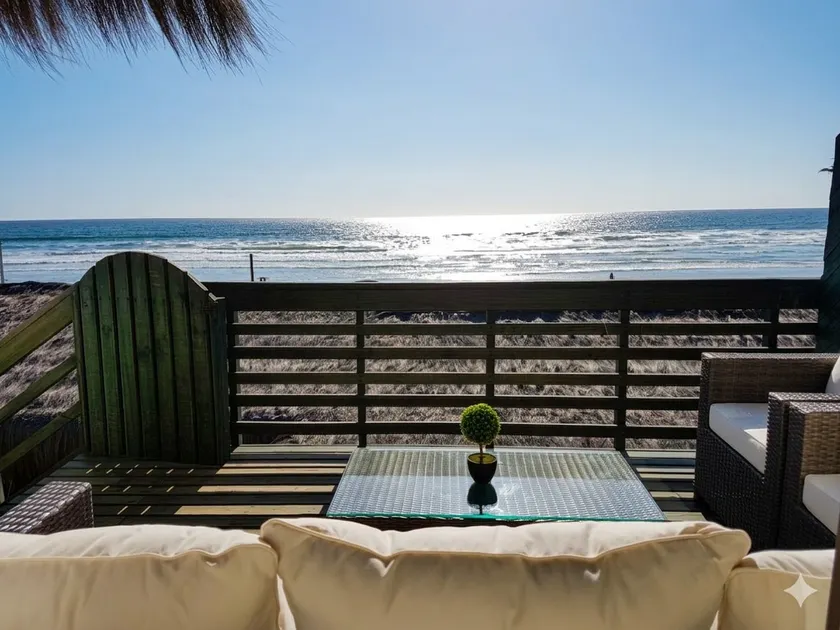 An exquisite oceanfront cabin in Maitencillo - Image 1