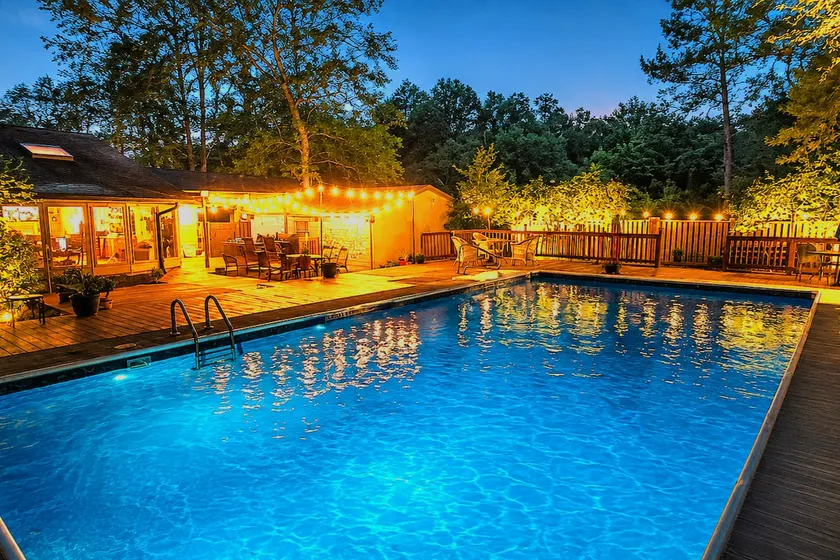 Poolside Summer Large Family Home Gather Here - Image 1