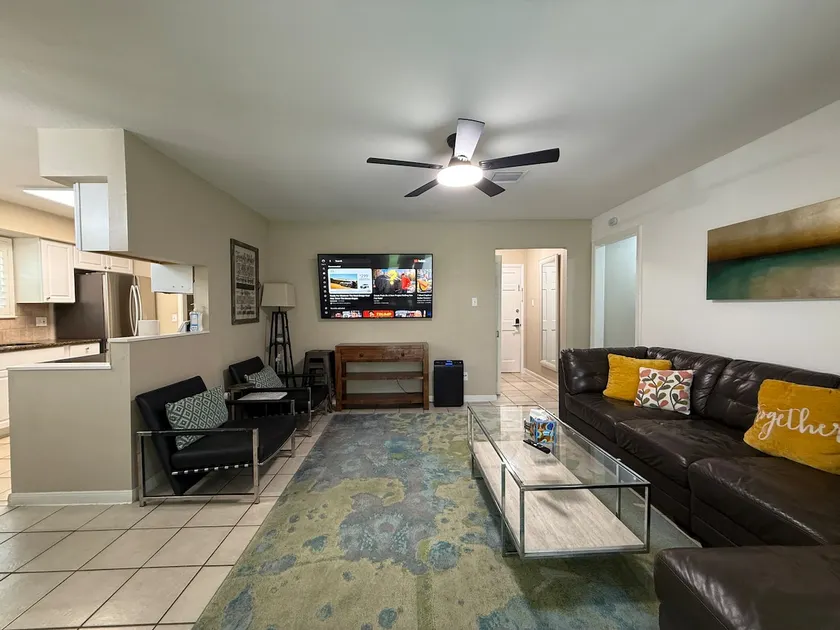 Cozy duplex home, The Woodlands - Image 1