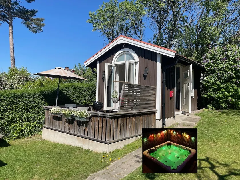 Cozy Garden House - Image 1