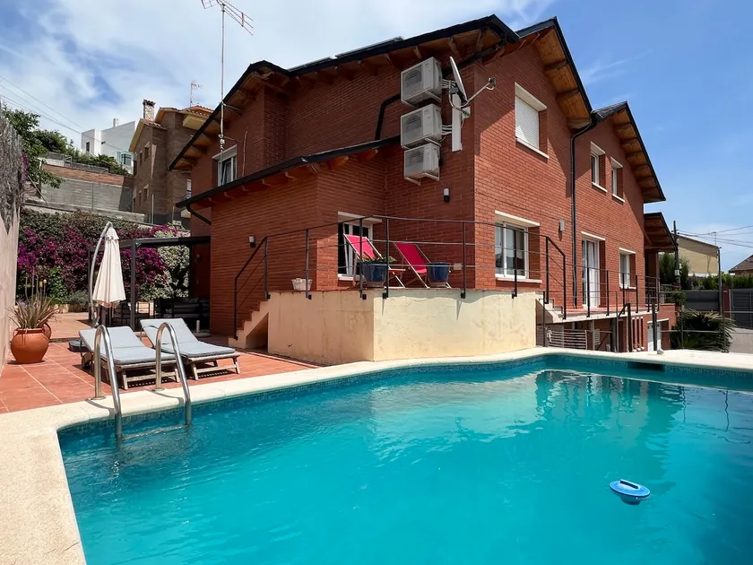 Gemma’s Place-Cute private garden&pool 20km to BCN - Image 1
