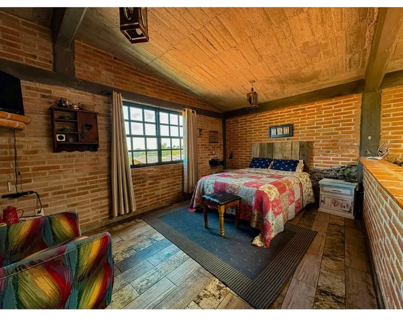 A Country Apartment with WiFi, Terrace, and Parking - Image 1
