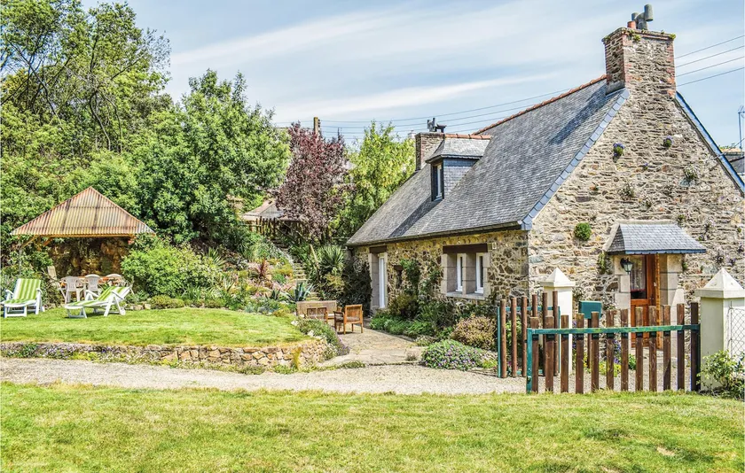 Belle maison de 2 chambres à Plouguiel - Image 1