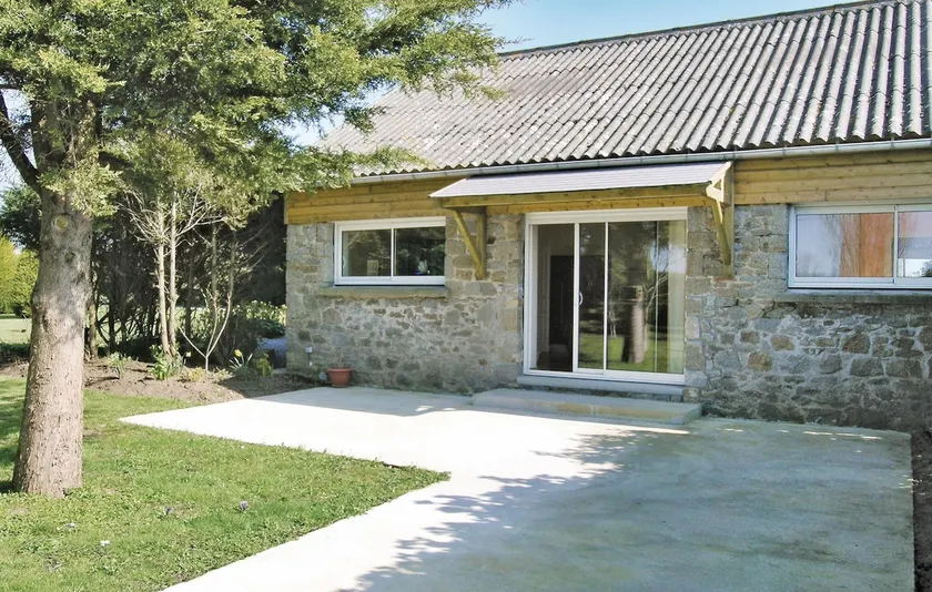 1 Bedroom Awesome Home In Carolles - Image 1