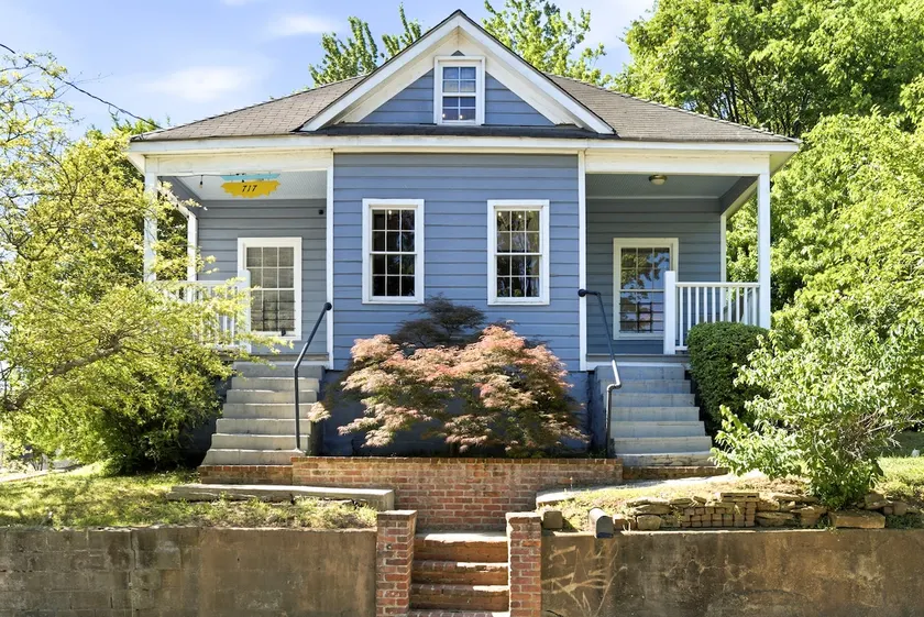717 Woodward · Historic Southern Belle - Walk to Hot Spots! - Image 1