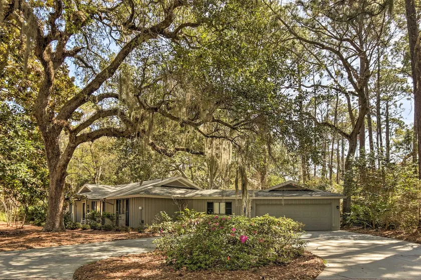 < 1 Mi to Beach: Family-Friendly Hilton Head Home - Image 1