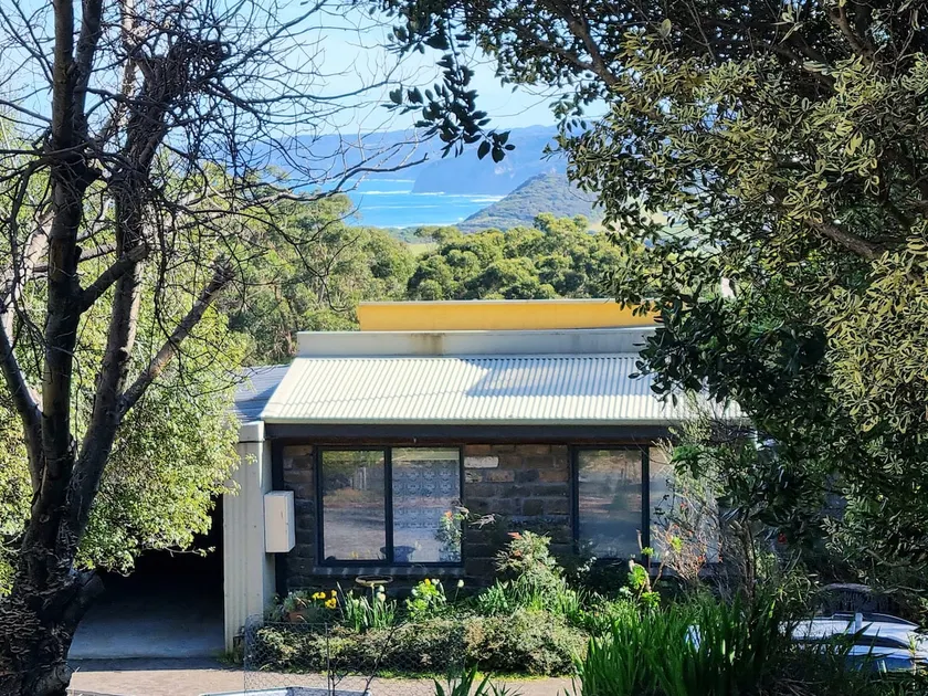 Moonlight View retreat, with beach & forest views. - Image 1