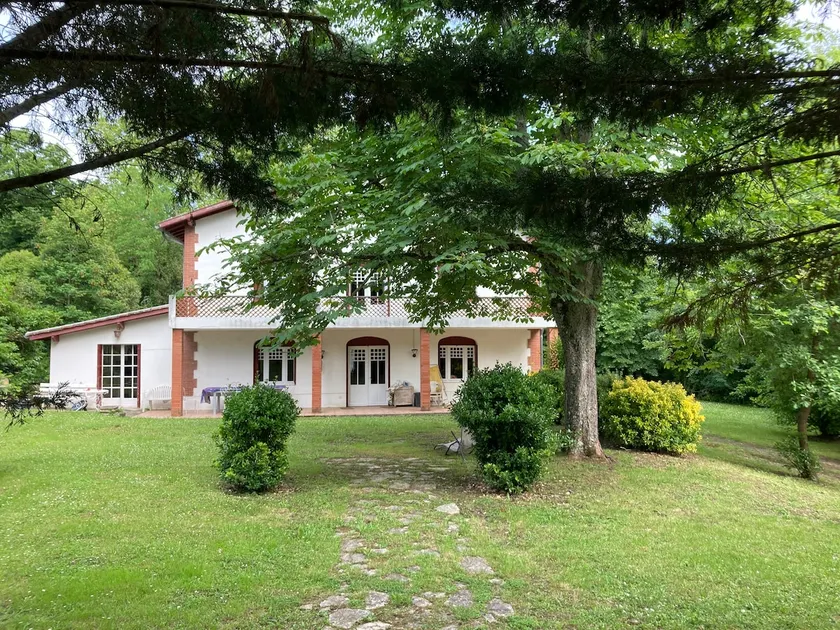 charming house large lake and park 5 bedrooms - Image 1