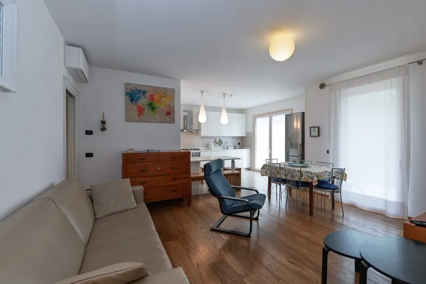 Panoramic terrace, private garage, parking spaces - Image 1