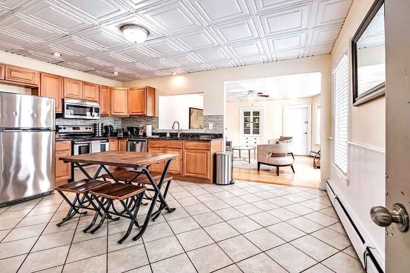 Beautiful Oceanside Apartment Prime Location - Image 1