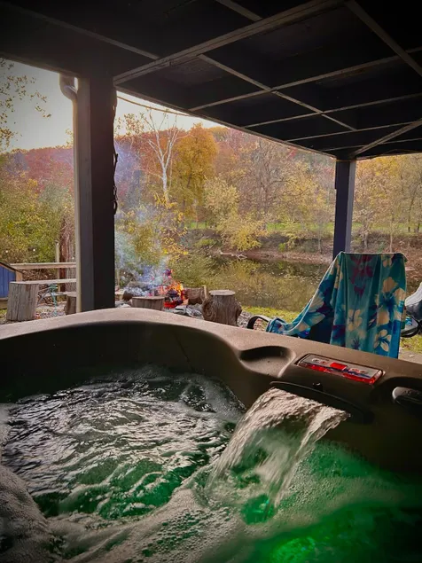 The 3R's River, Relaxation, Retreat + hot tub - Image 1