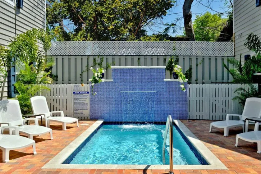 Walkable 1BR | Deck | Pool | Dog Friendly - Image 1