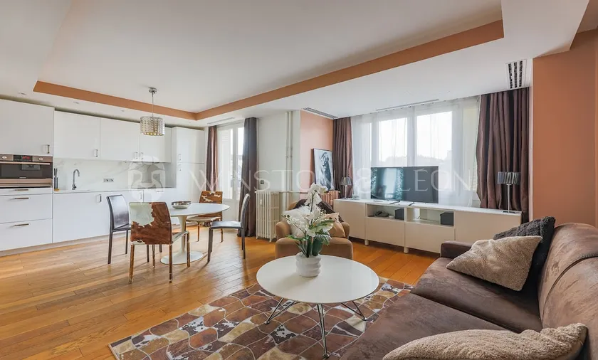THE PLACE TO BE Elysees Matignon - Image 1