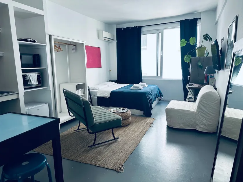 Athens Urban Surfer’s Bright Syntagma Studio - Image 1