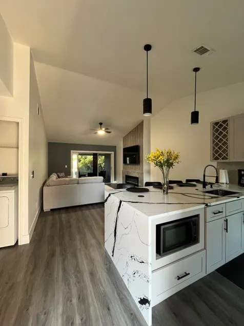 Completely renovated to cozy spot - Image 1