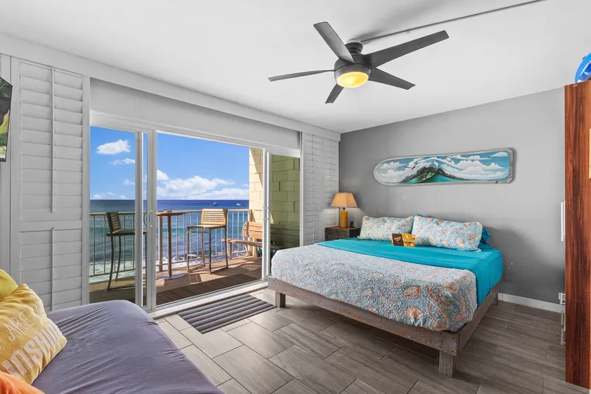 Makaha Ocean Lullaby - Direct Oceanfront Location! - Image 1