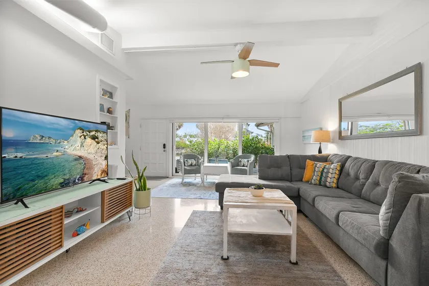 Entire Standalone Lido Beach Villa, 1.2k sf, 1 block to the beach - Image 1