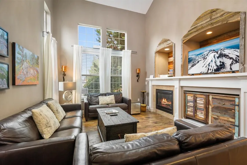 New! Bend River District Stay Hot Tub Walk to Dining & Trails - Image 1