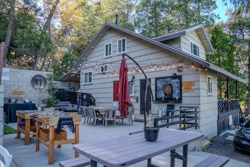 Walk2Lake-Beautiful Cozy Getaway/Retreat for ALL! - Image 1