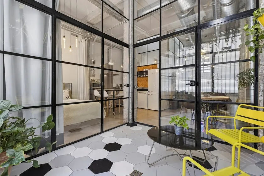 MonKeys Apartments Luxury MetaLoft - Image 1