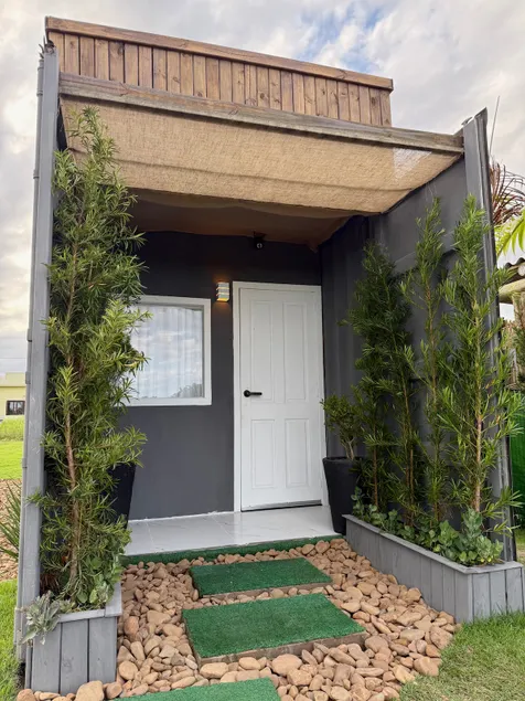 Tiny house for two on the banks of the river and the sea - Image 1