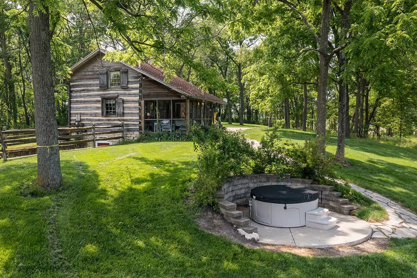 Green Plains Cabin - Image 1