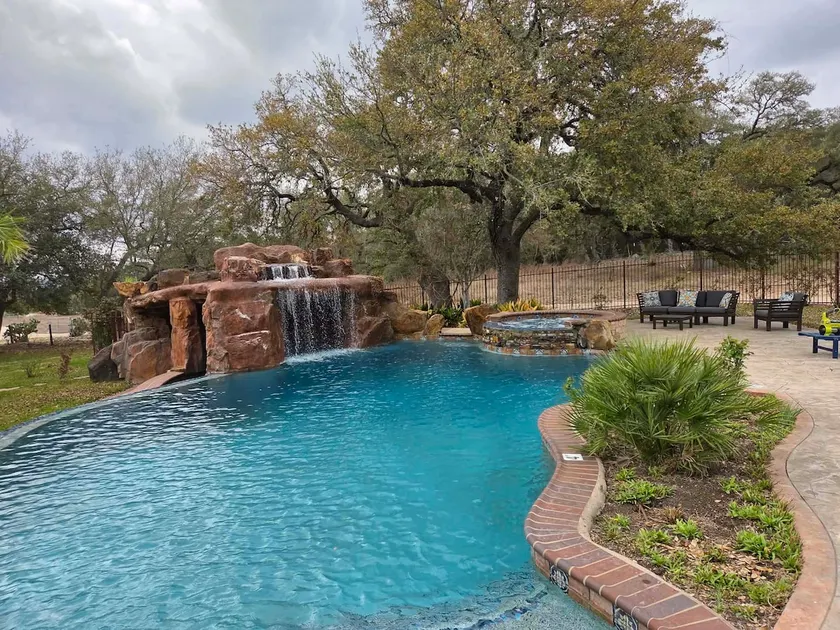 Cibolo Chase private oasis awaits w/hot tub & pool - Image 1