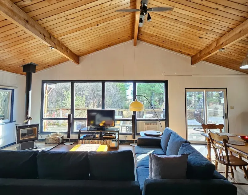 Hilltop Chalet | Private HotTub, Fireplace & Views - Image 1