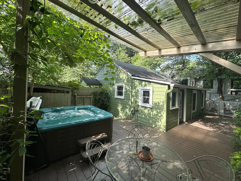 Craftsman Cottage w/ hot tub - Image 1
