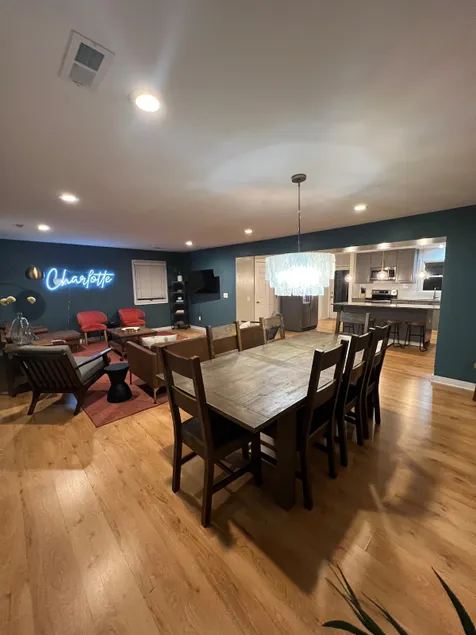 8 Bedrooms in Dilworth, Close to SouthEnd - Image 1