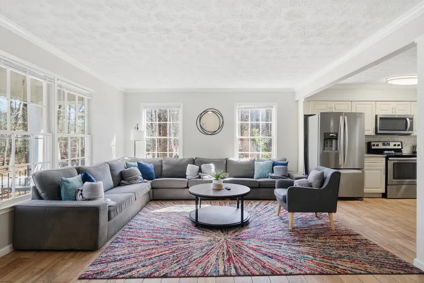 ✩Spacious Home 15 Miles fra downtown ATL ✩Game Room ✩Sleeps 15 ✩Pet friendly - Image 1