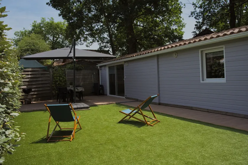 Air-conditioned chalet with pool near Arcachon - Image 1