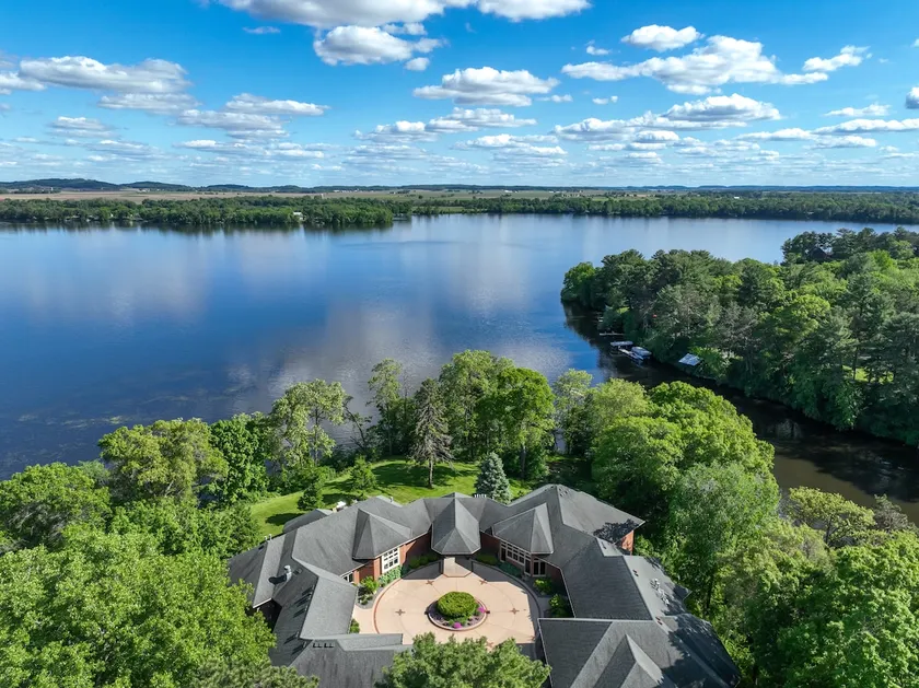 Manoir sur le lac Tainter - Image 1