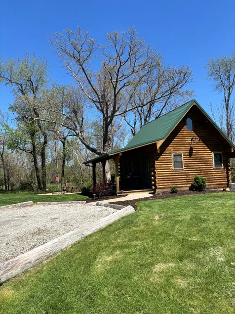 Little Cabin in the Woods - Great for Staycation! - Image 1
