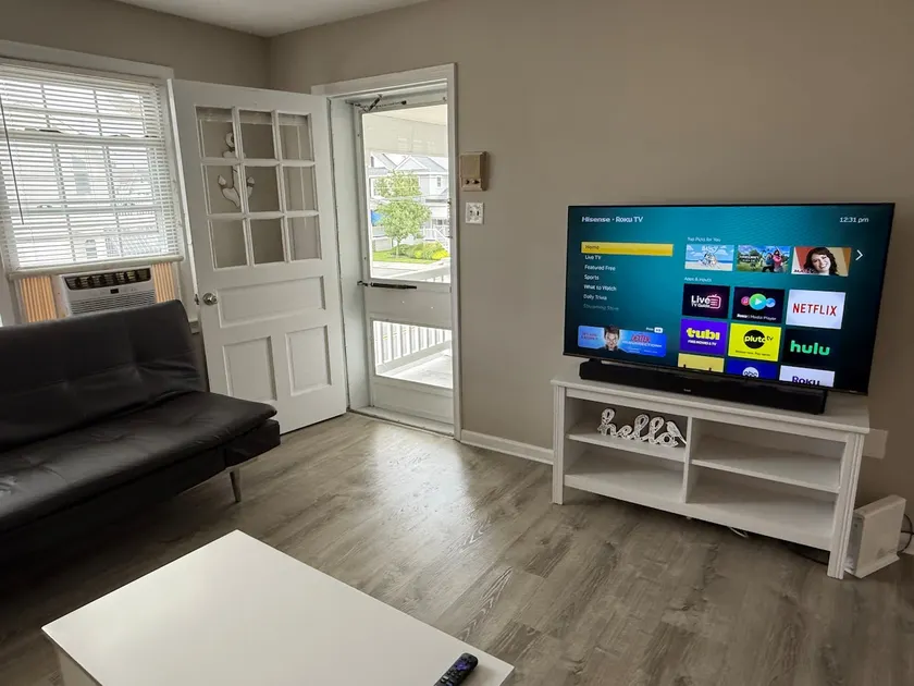 Condo F -Asbury Ave-2 blocks to beach-Gold Coast - Image 1