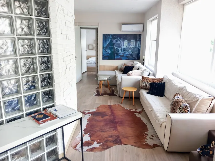 140sqm 5 bd apt next to Aristotelous square - Image 1