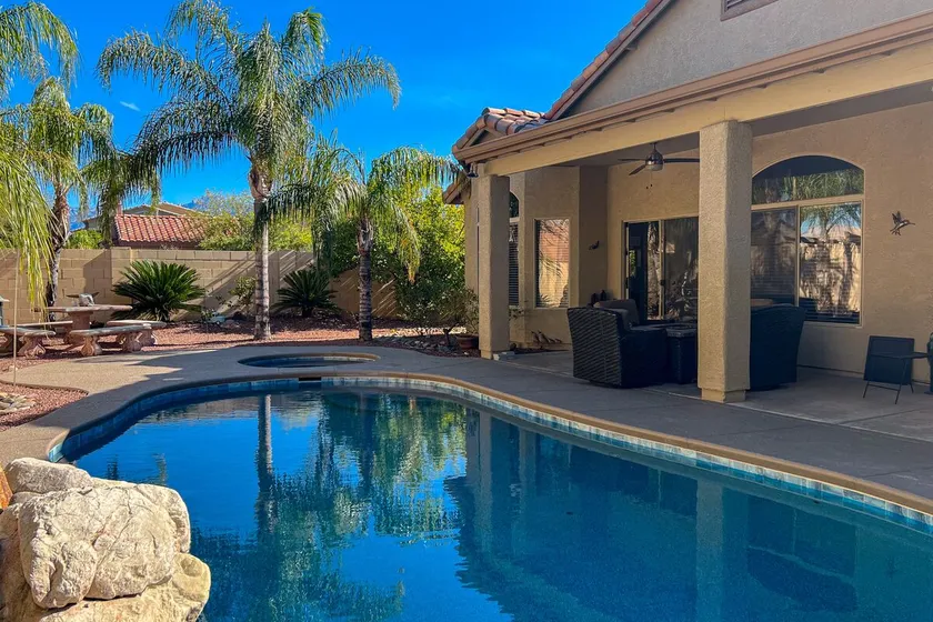 Classic 3BR Dog Friendly | Pool | Fireplace - Image 1