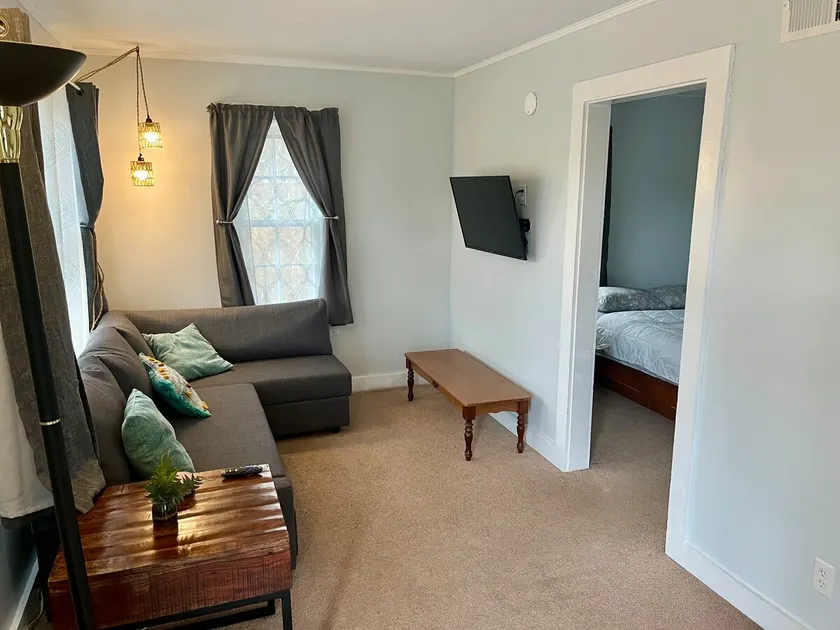 Quiet cottage in town - Image 1